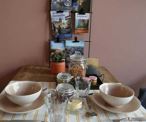 B&B De Warmoes Bed & Breakfast Dordrecht